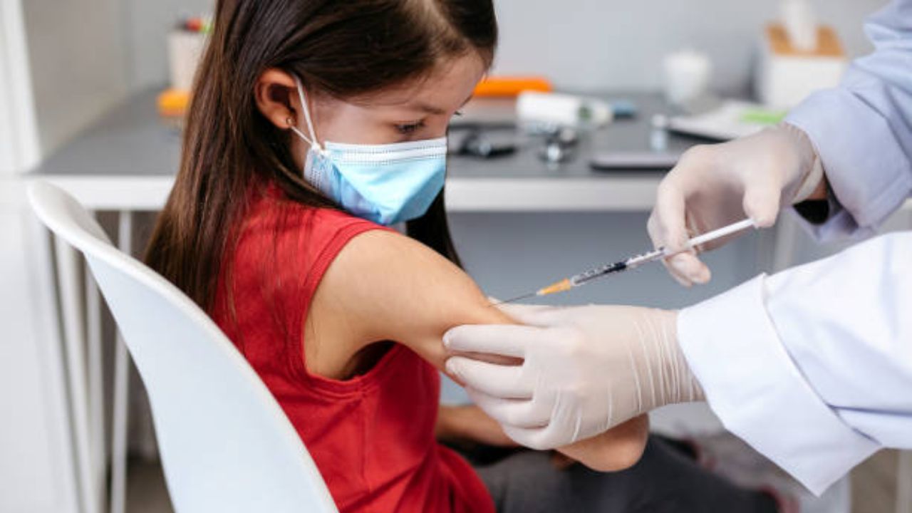 Cofepris autoriza ensayo clínico de vacuna para niños contra el COVID-19