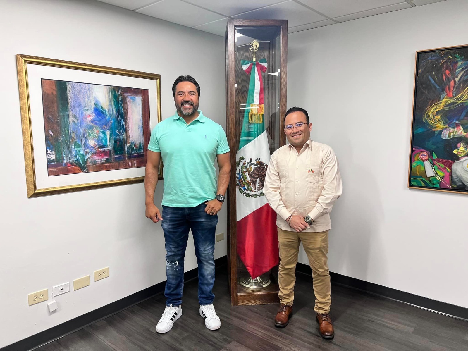 Cónsul General Pável Meléndez y Vinicio Castilla toman iniciativa por los jóvenes peloteros de México y Colorado