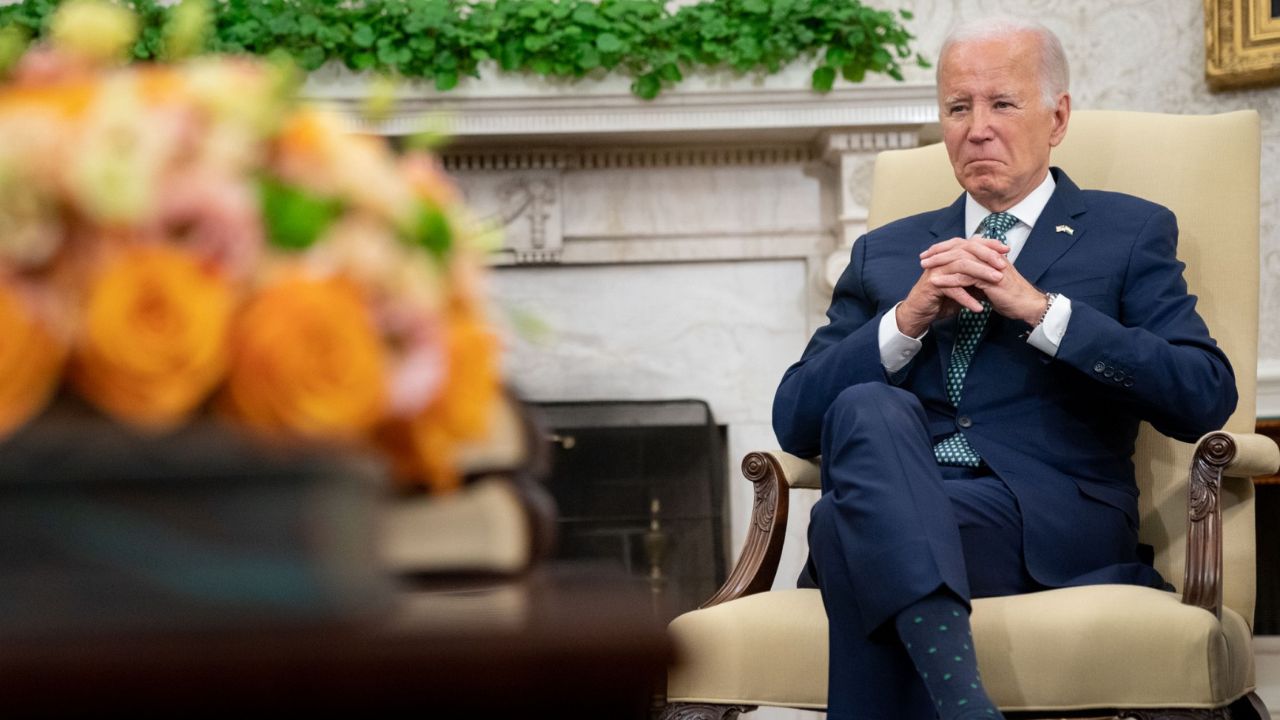 Corte Suprema de EUA avala política de deportaciones de Biden