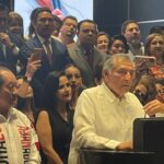 Ricardo Monreal se registra para candidatura presidencial de Morena