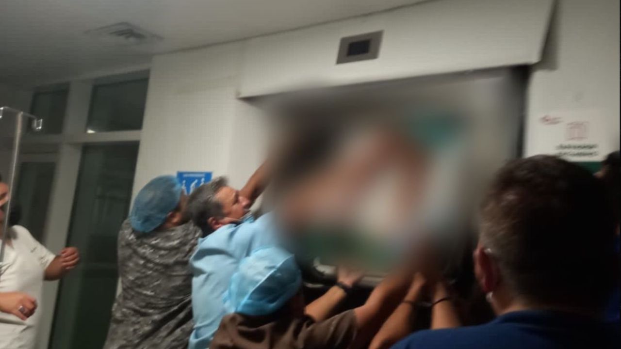 Niña fallece tras desplomarse elevador en clínica del IMSS, Quintana Roo