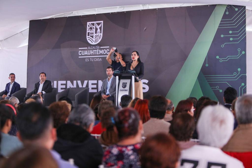 Sandra Cuevas y Banorte acuerdan beneficios para la base trabajadora de Cuauhtémoc