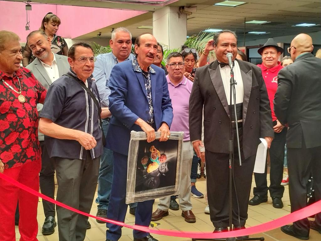 Iztacalco inaugura exposición fotográfica en homenaje al boxeador Carlos el “Cañas” Zárate