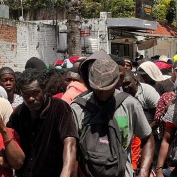 Miles de migrantes protestan en INM de Tapachula por trámites lentos