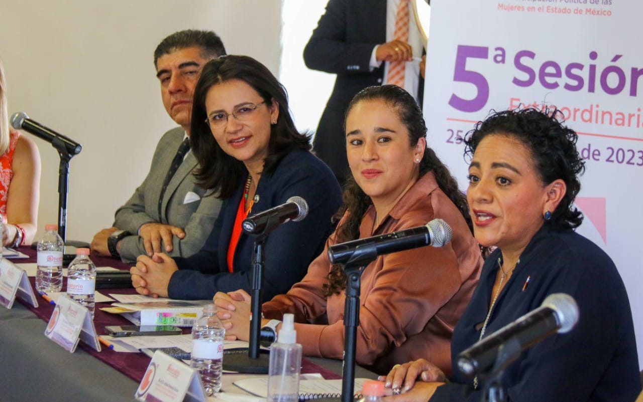 Sesiona Observatorio de Participación Política de las Mujeres en el IEEM