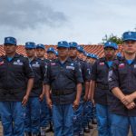 Voluntarios se unen para limpiar puerto de Acapulco