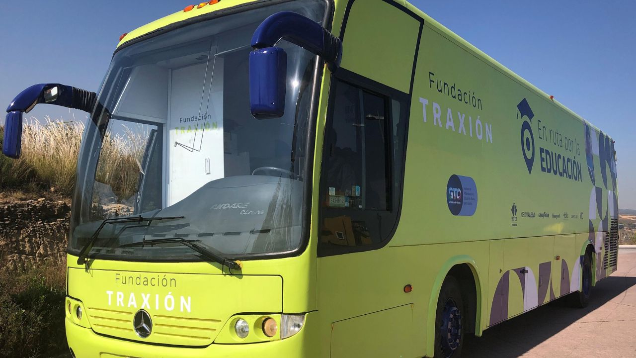 Fundación Traxión extiende su programa “En Ruta por la Educación” a Querétaro