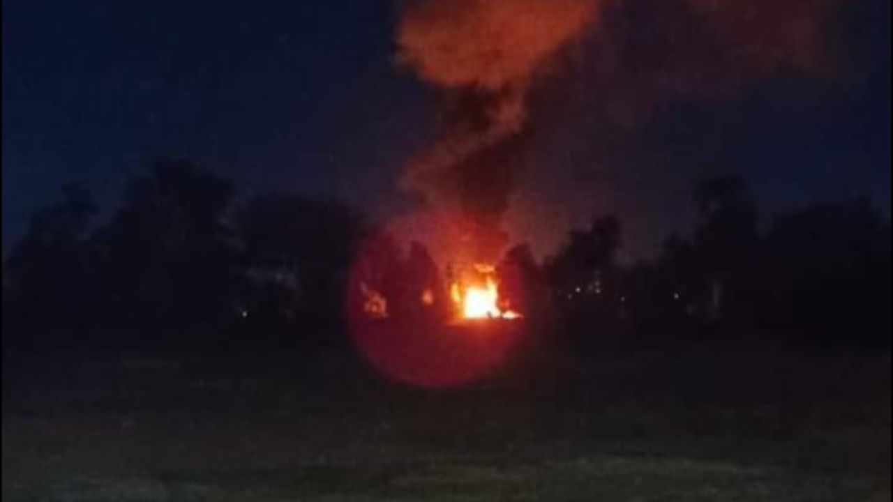 Registran explosión de camioneta de huachicoleros en Hidalgo