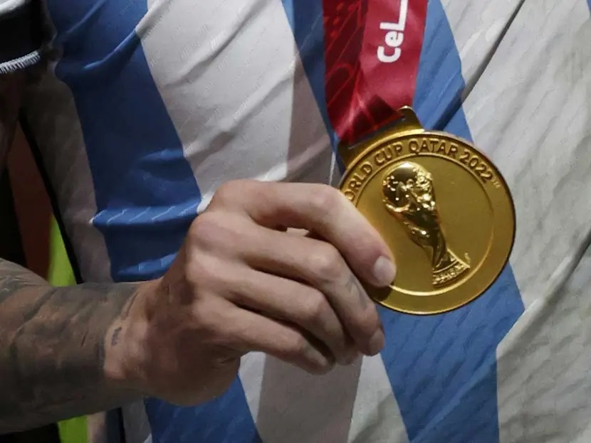 Roban medalla de campeón mundial a un futbolista de Argentina