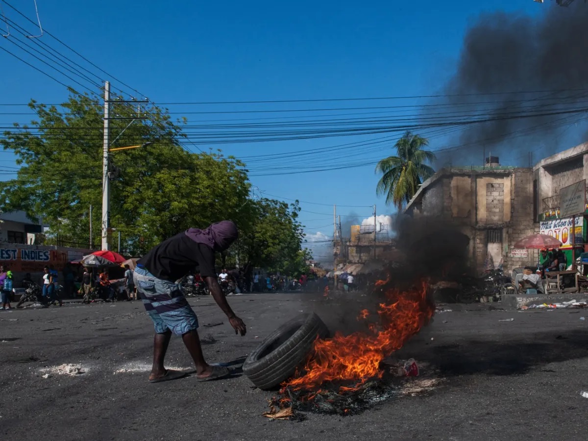 Reportan nuevos tiroteos y ataques en Puerto Príncipe, en medio de la crisis social en Haití