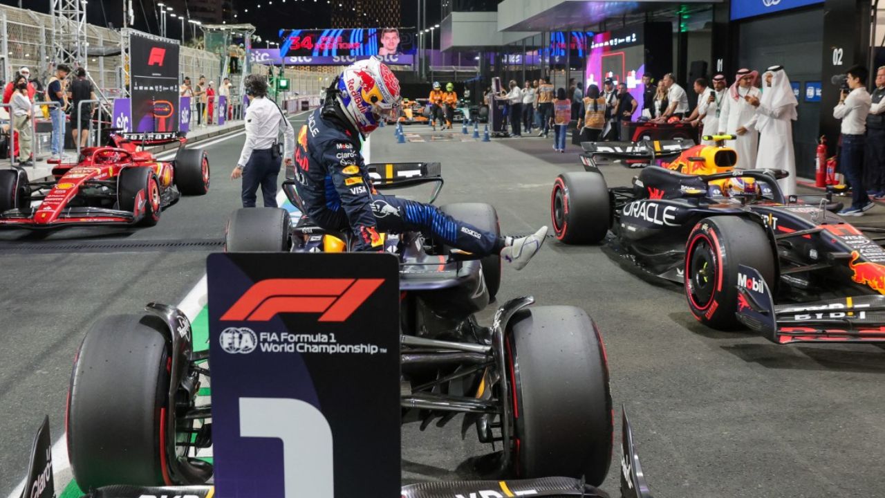 Verstappen logra la ‘pole position’ del GP de Arabia Saudita; ‘Checo’ saldrá tercero