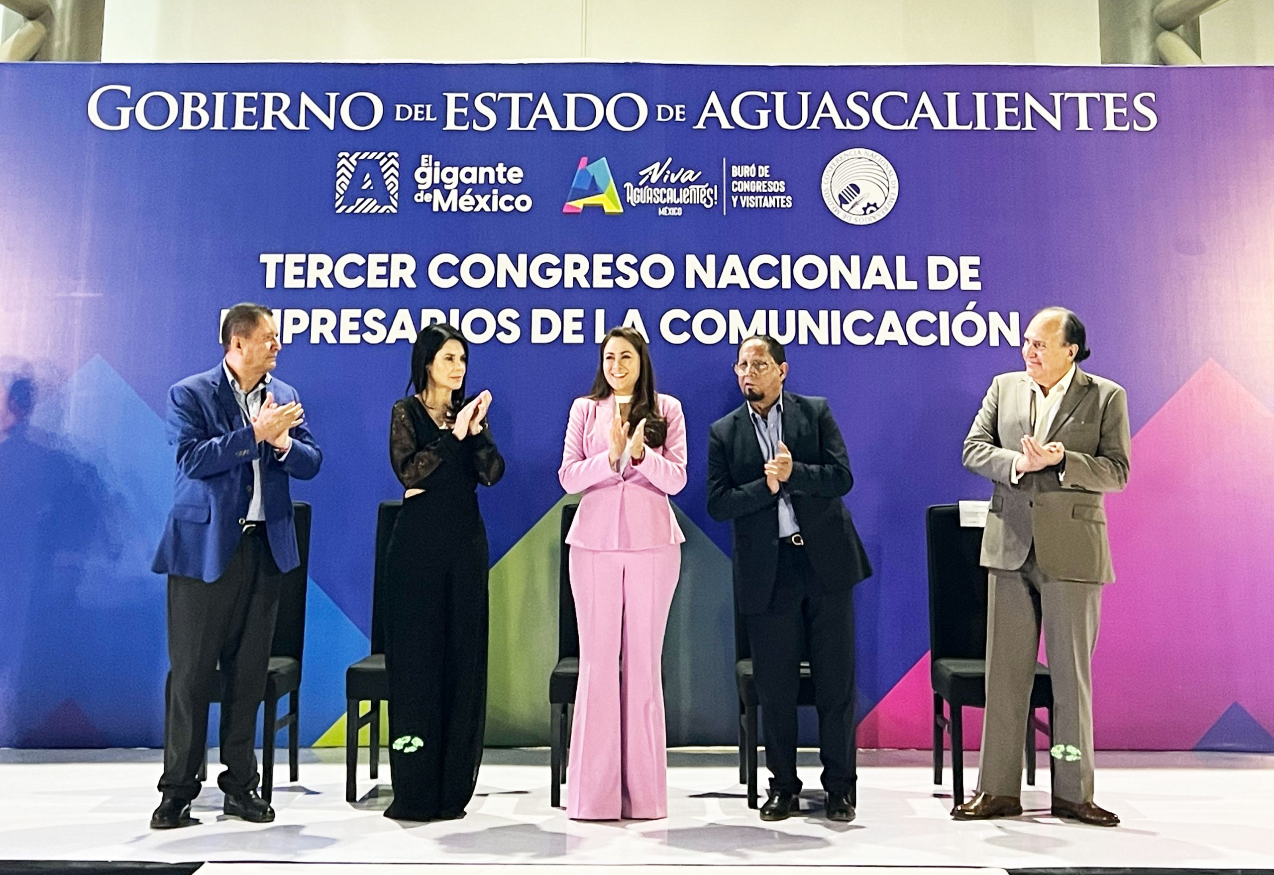 Gobernadora Tere Jiménez inaugura el Tercer Congreso de la Coneme: «Los medios de comunicación son el arma más poderosa contra la tiranía»