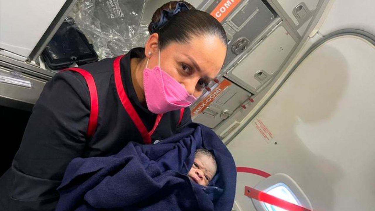 Madre da a luz en pleno vuelo a Ciudad Juárez