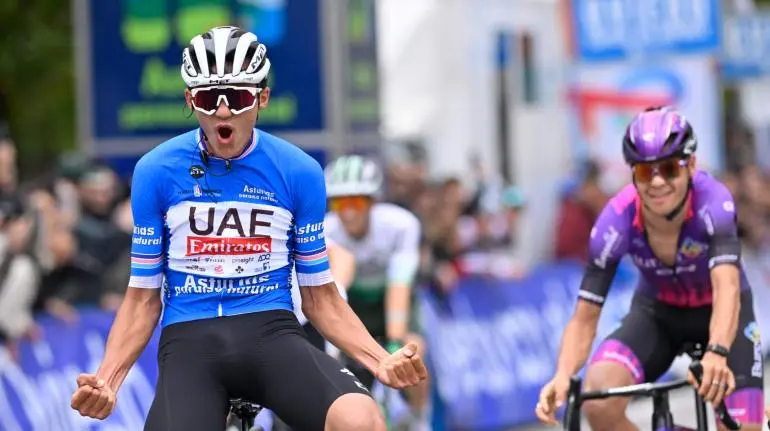 Isaac del Toro se lleva la Vuelta a Asturias; su primer título como profesional