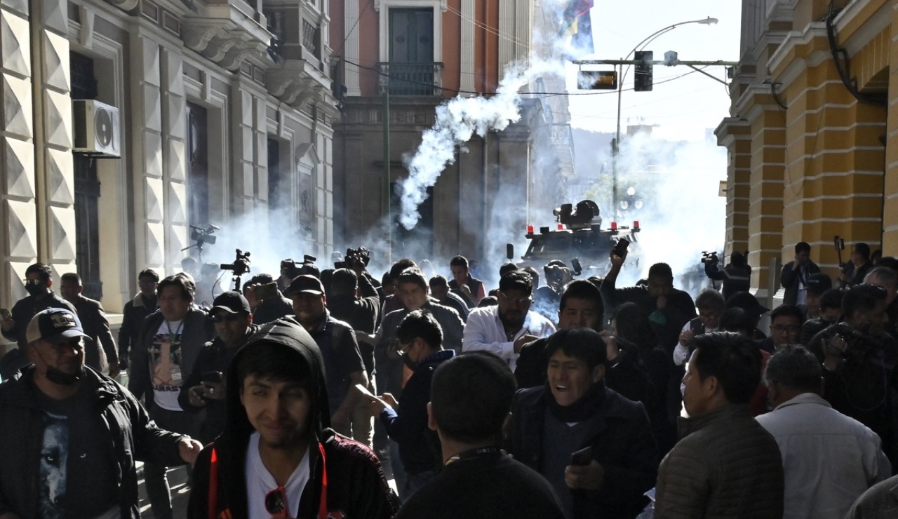 La gente defendió la democracia en Bolivia: AMLO