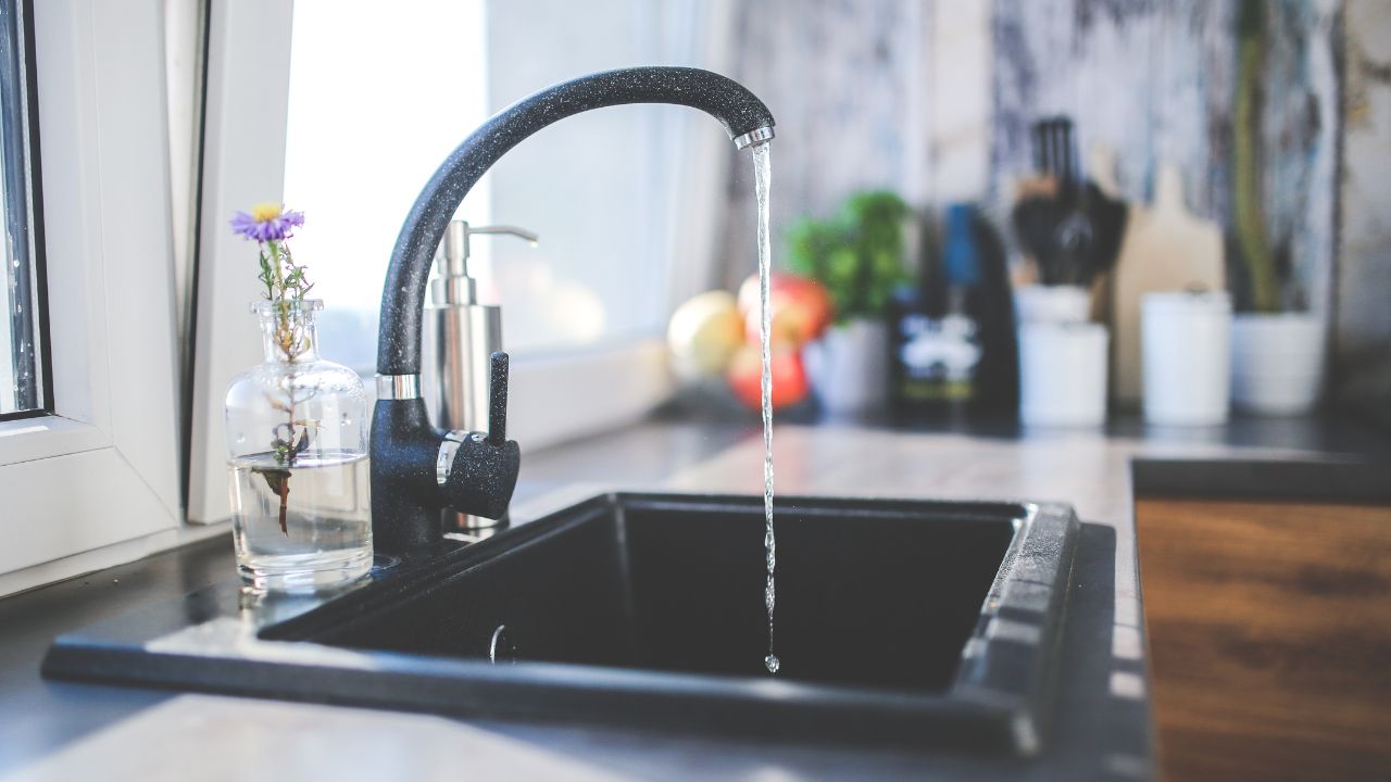 Juez da 24 horas a Sacmex para informar de agua contaminada en Benito Juárez