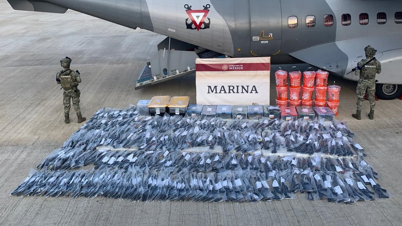 Aseguran armas y casi 80 kilos de cristal en casa en Boca del Río