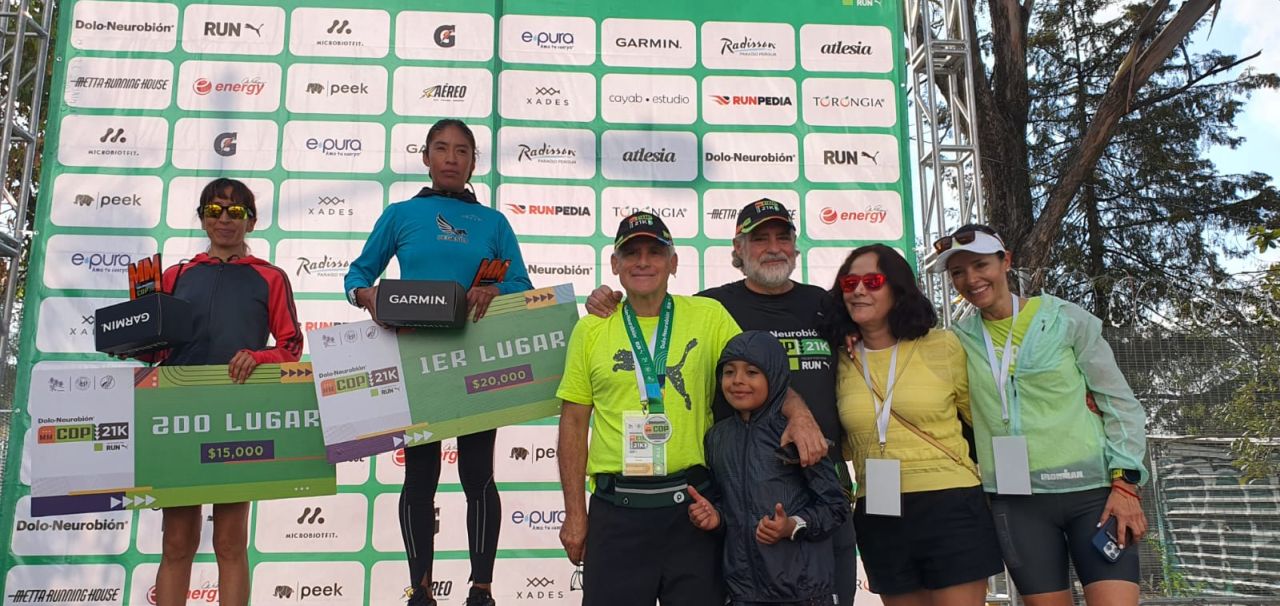 Con gran carrera en la segunda parte Abraham Hernández y Mayra Sánchez ganan la 42 edición de la Carrera del Día del Padre 21k