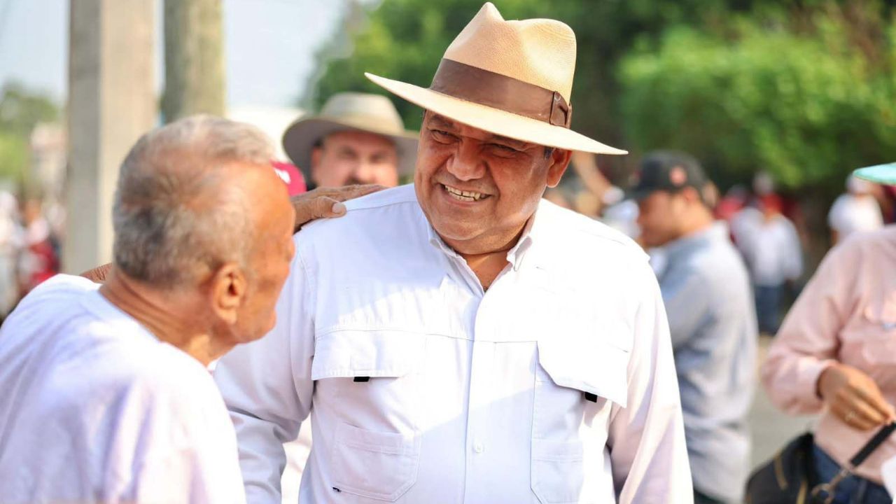 AMLO respalda a Javier May pese denuncias de su gabinete en Tabasco