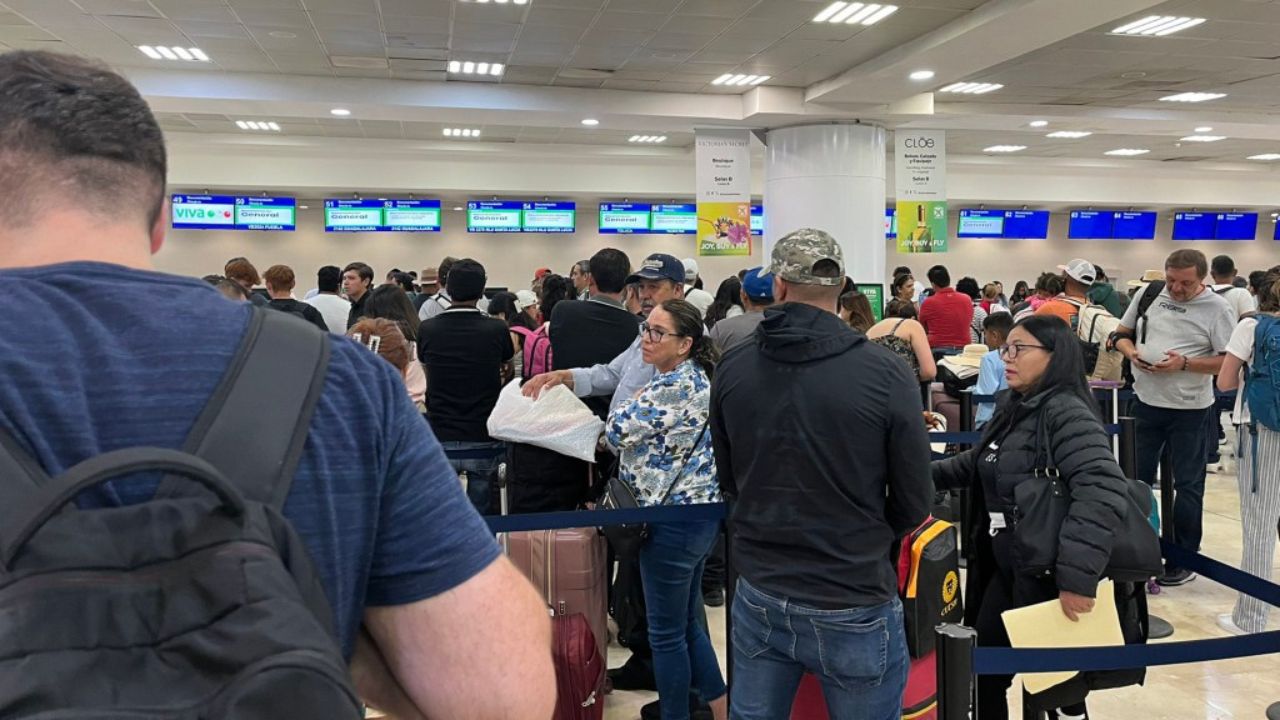 Caos en aeropuertos de México por fallo en sistemas de Microsoft