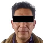 Conductor cae a enorme socavón en Xochimilco