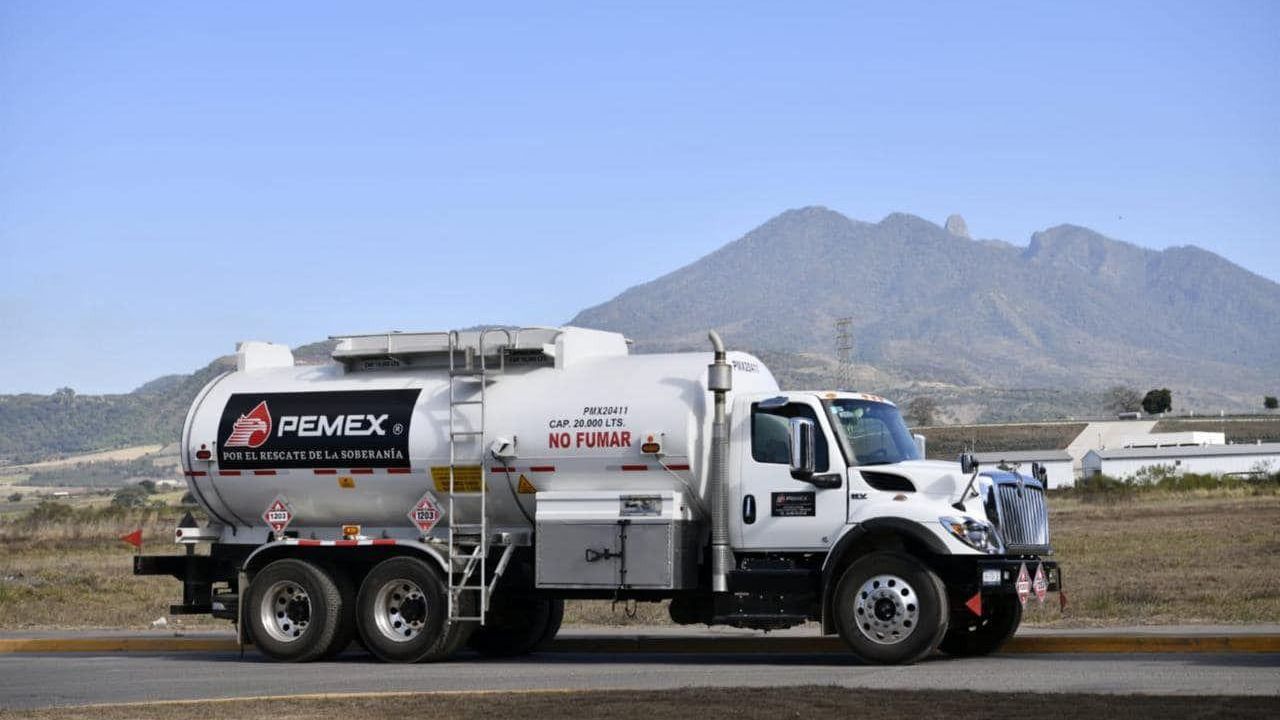 Ventas de gasolinas de Pemex hilan cinco meses de crecimiento