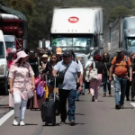 Bloqueo en la México-Puebla: AMLO pide a campesinos no dejarse manipular