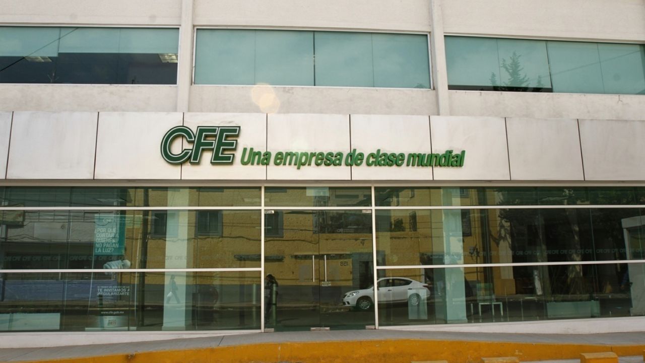 Sheinbaum investigará anomalías en gestión del directivo de CFE Veracruz