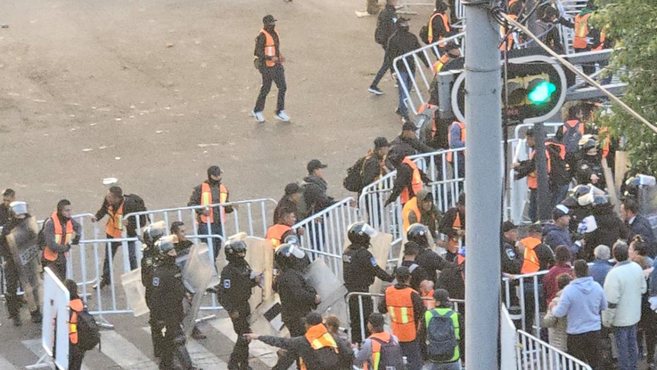 Protestan trabajadores del Poder Judicial en San Lázaro y denuncian represión