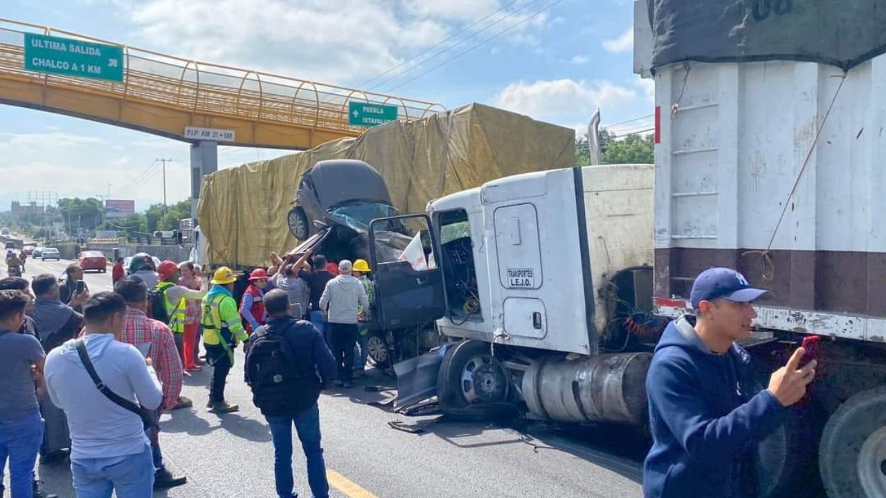 Fuerte carambola en la México-Puebla; hay varios heridos