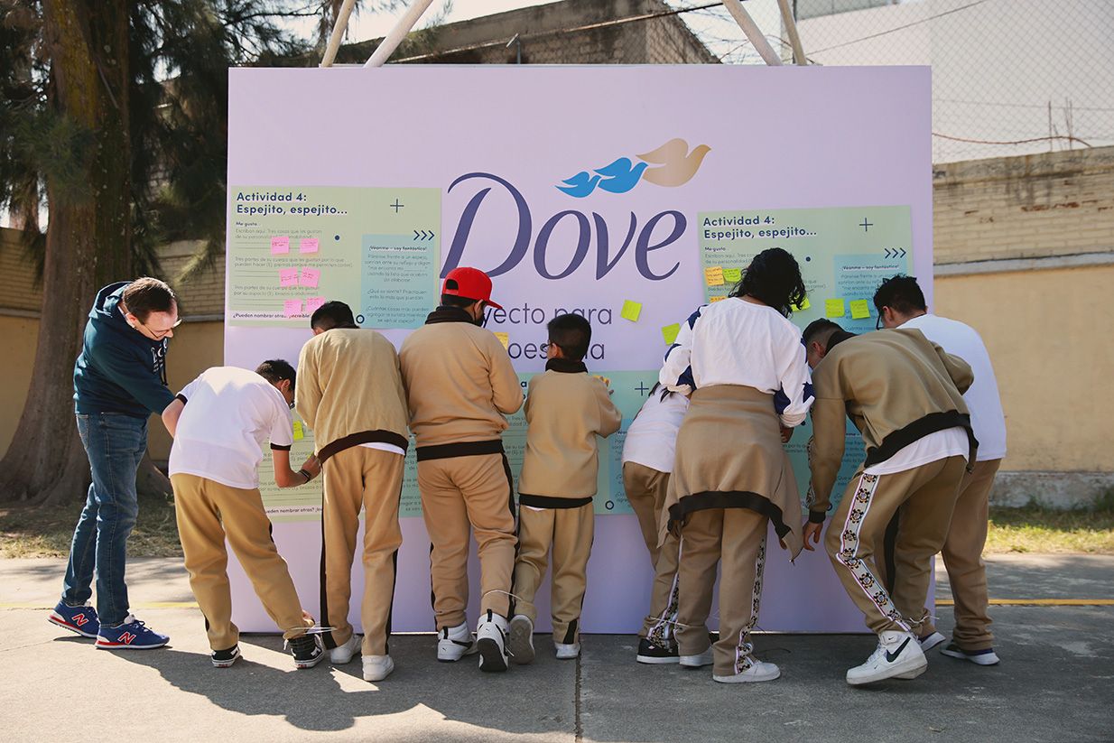 Unilever celebra Dove Day 2024: 19 años promoviendo autoestima en las nuevas generaciones