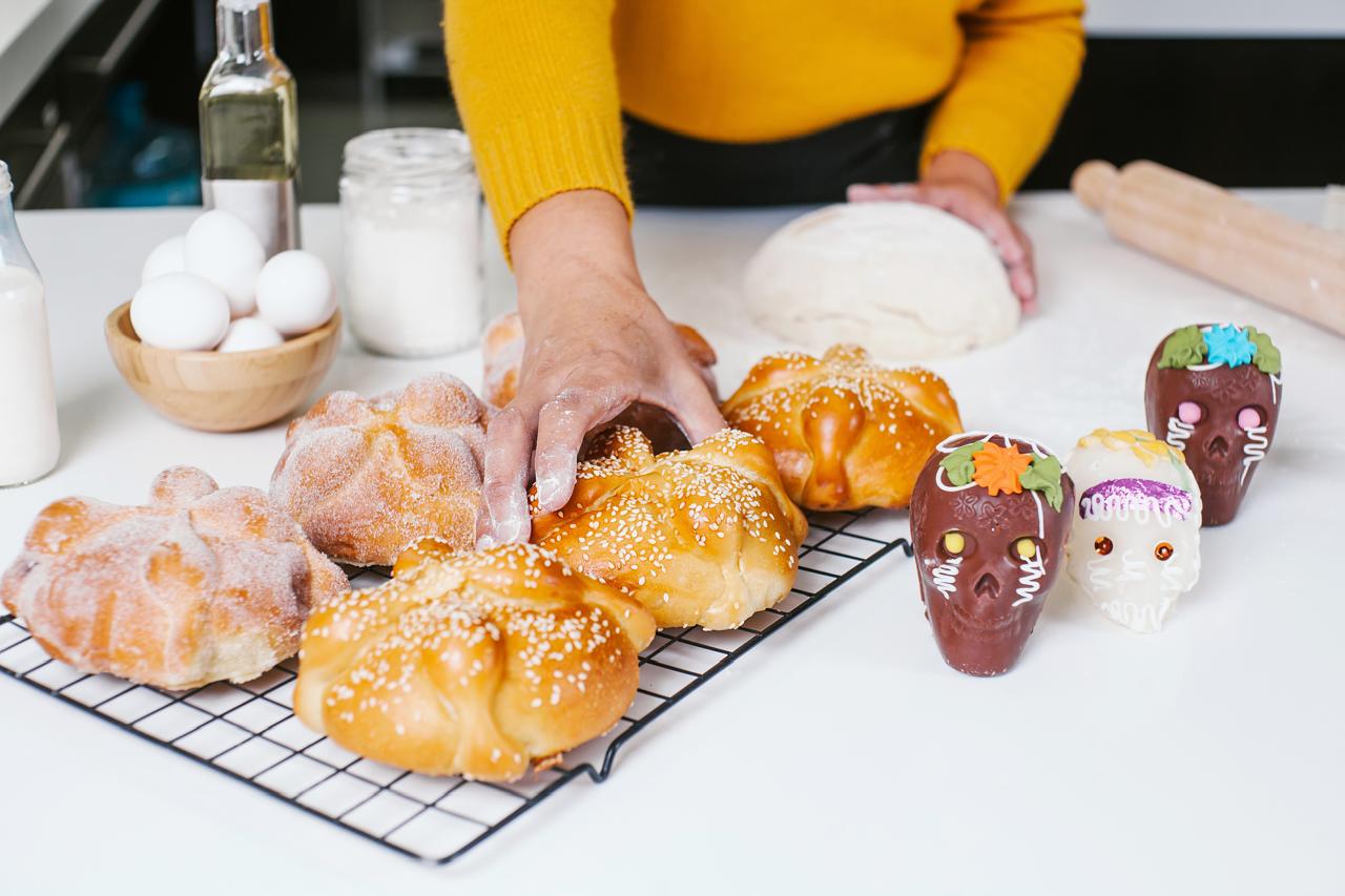 Descubre cómo hacer pan de muerto en casa: tradición, sabor y significado en cada bocado