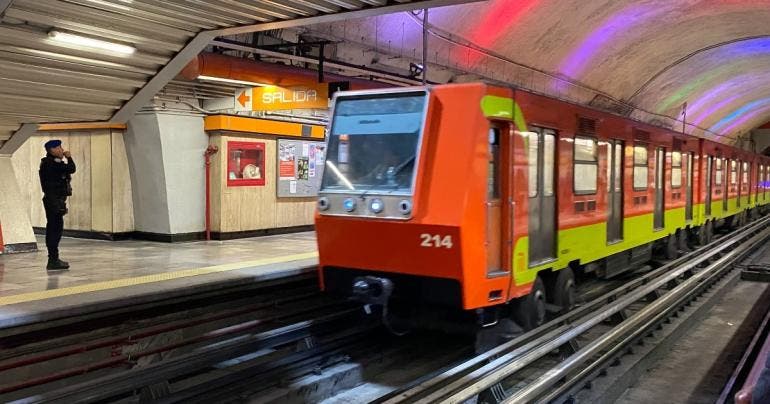 Capacita Metro a policías para reforzar atención contra suicidios y otras crisis