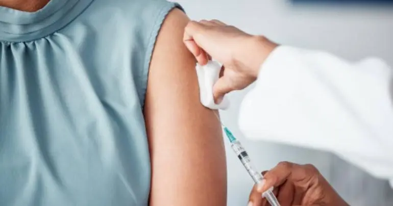 La vacunación disminuye el riesgo de fallecimiento por covid-19 en trasplantados