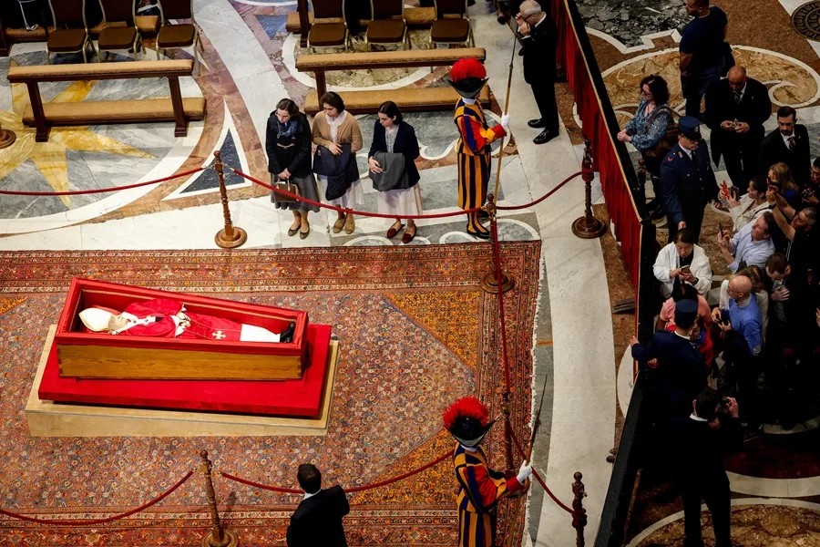 A partir de este día, visitantes podrán acceder a la tumba del papa Francisco