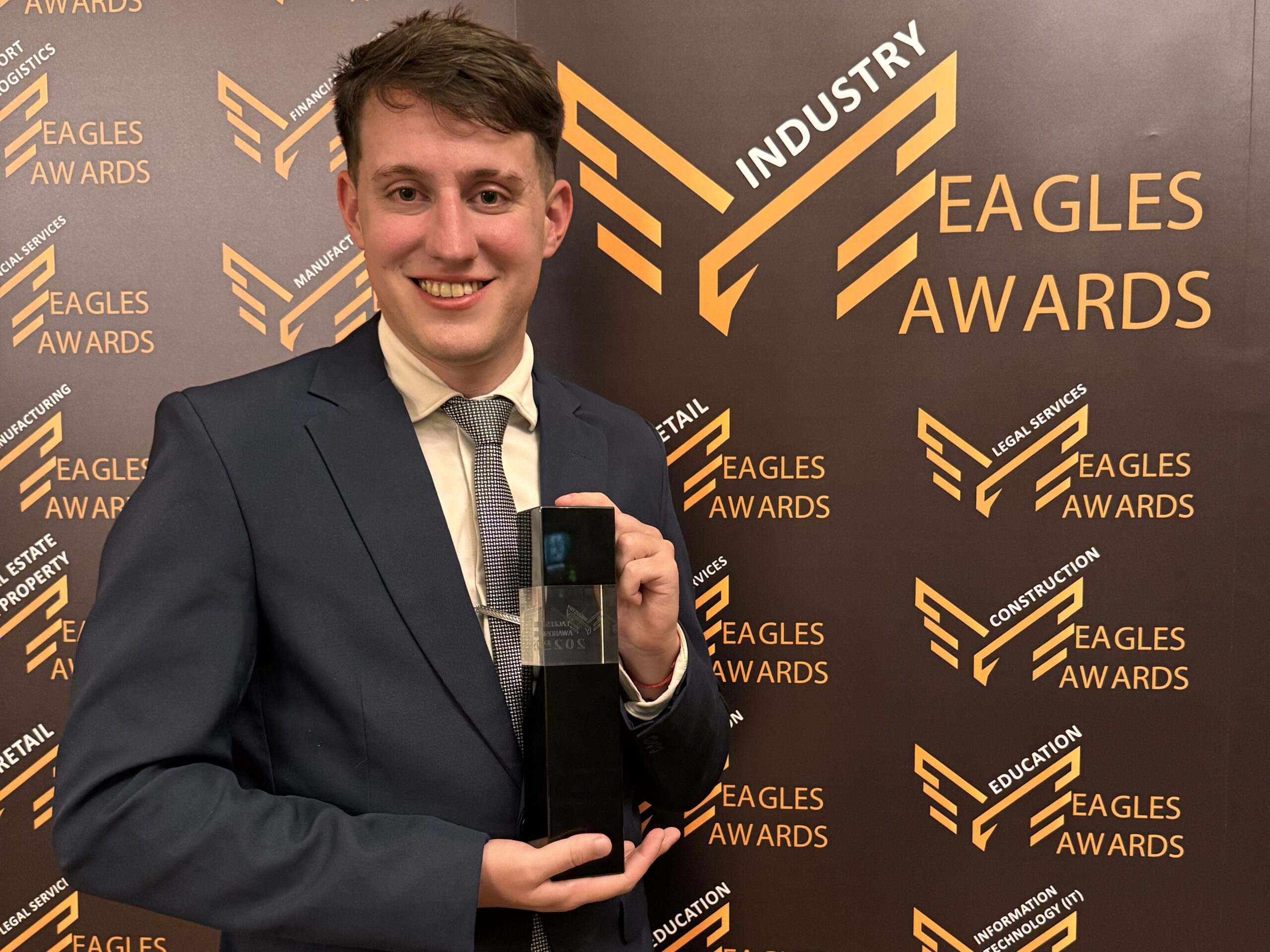 Lazza Global obtiene doble Premio Internacional por su Innovación en Inteligencia Artificial