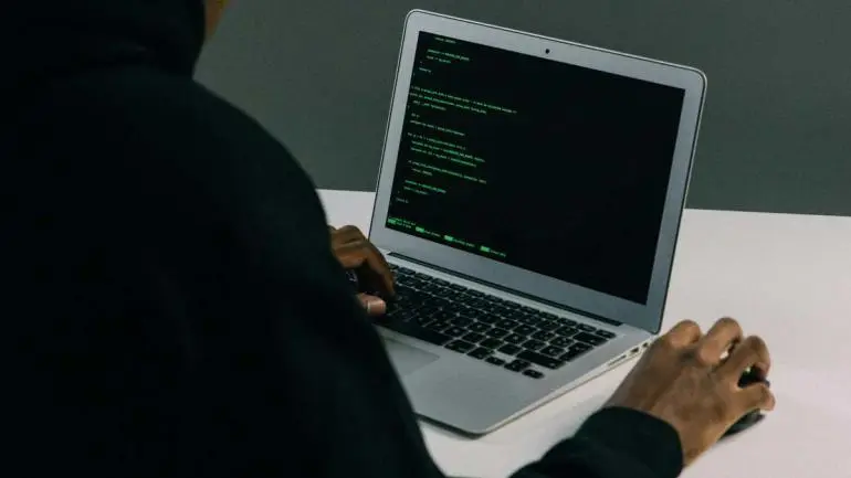 Indautor respalda fallo: obras creadas con inteligencia artificial no tendrán derechos de autor