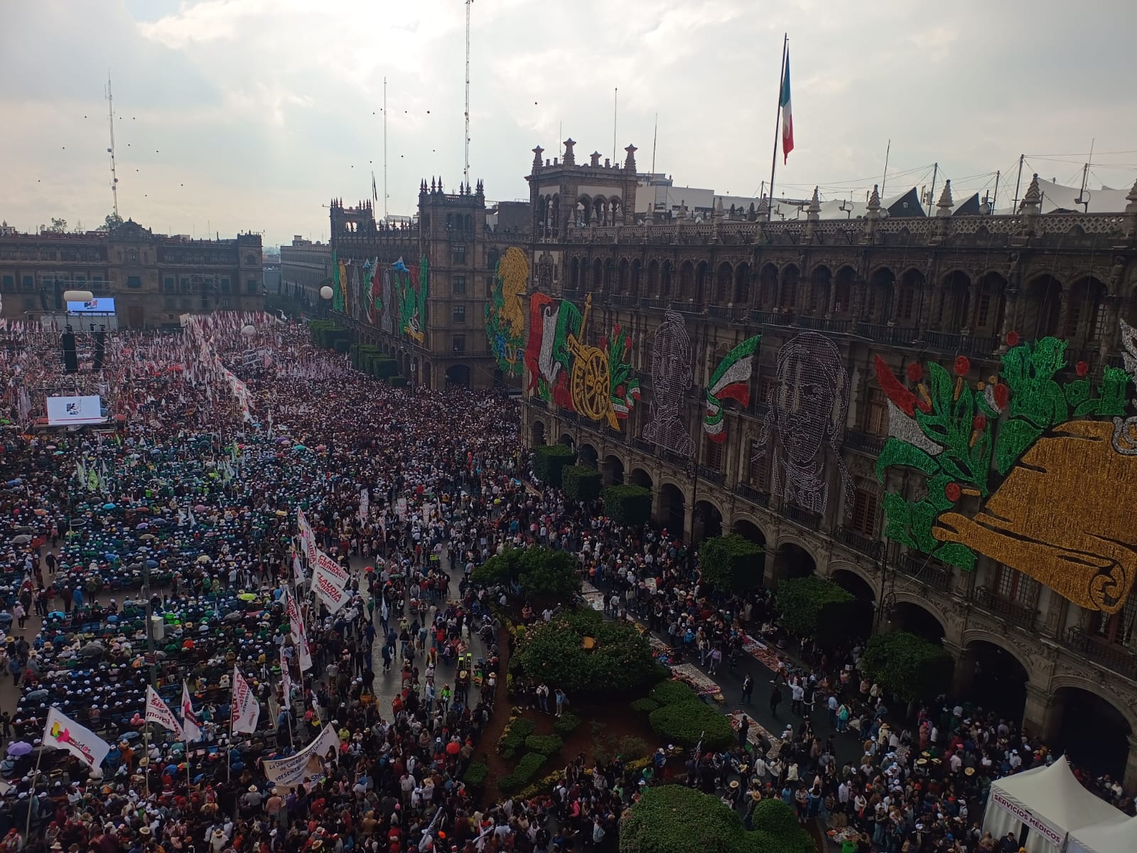 Acuden miles al Zócalo para escuhar a Sheinbaum
